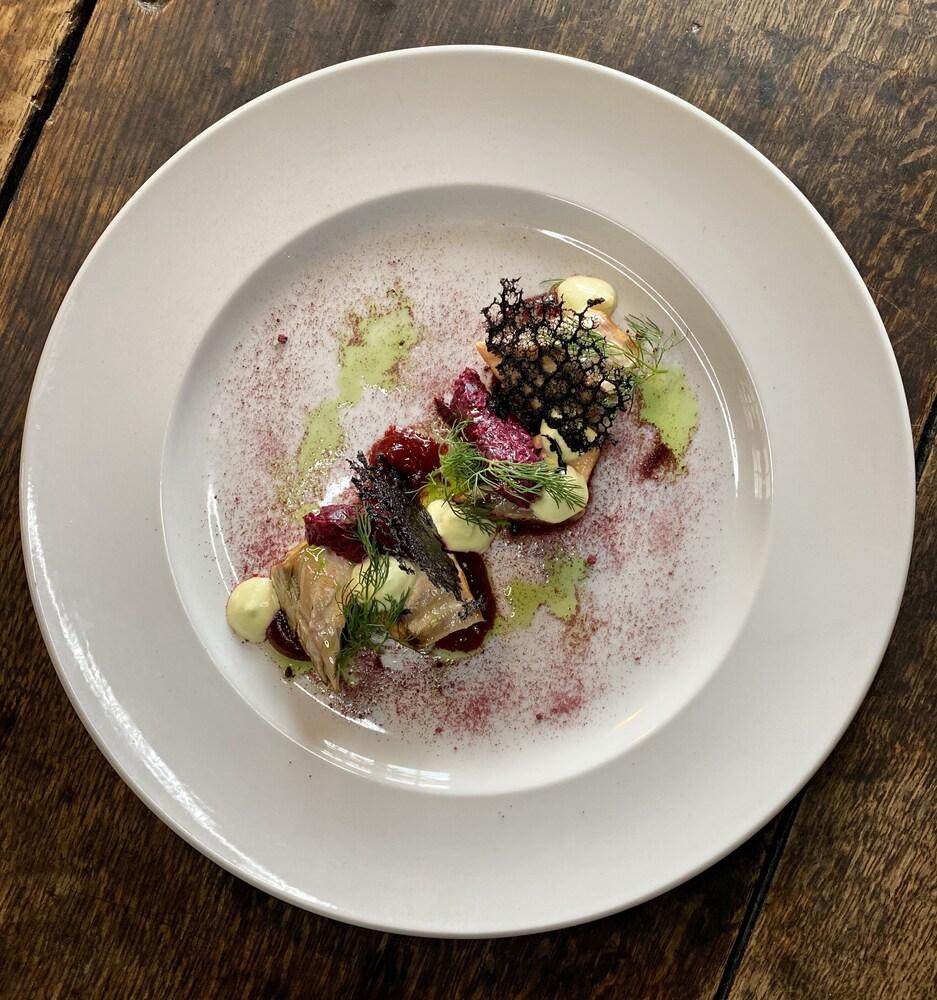 Hotel The Lion At West Pennard Exterior foto A dish at the restaurant